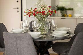 Elegant City Center by Renters Prestige