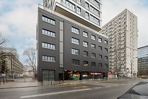 Elegant City Center by Renters Prestige