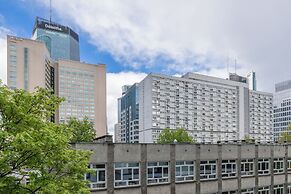 Elegant City Center by Renters Prestige