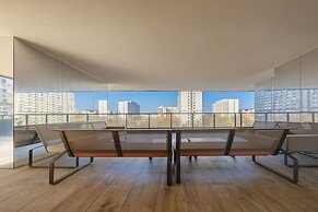 Elegant City Center by Renters Prestige