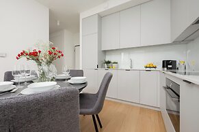 Elegant City Center by Renters Prestige