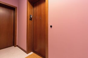 Modern Business Apartments by Renters