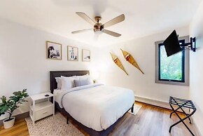 Sandstone Neighborhood 2 Bedroom Condo - Along Shuttle Route!