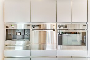 Los Angeles Home w/ Private Pool, Mtn & Lake View!