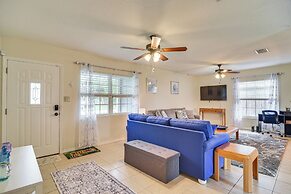 Charming Seminole Home w/ Patio: 6 Mi to Beaches!