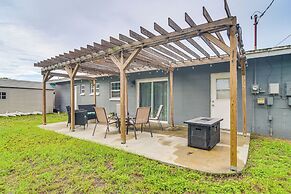 Charming Seminole Home w/ Patio: 6 Mi to Beaches!