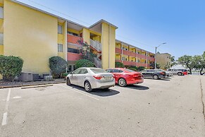 Pool & Beach Access: Lovely Mary Esther Condo!
