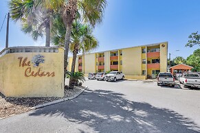 Pool & Beach Access: Lovely Mary Esther Condo!