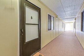 Pool & Beach Access: Lovely Mary Esther Condo!