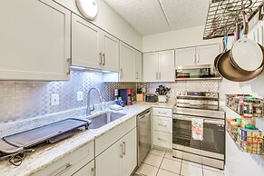 Pool & Beach Access: Lovely Mary Esther Condo!