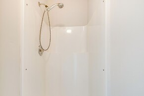 Powder Springs Home w/ Grill: 11 Mi to Six Flags!