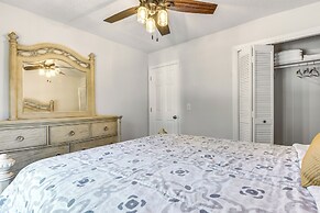 Powder Springs Home w/ Grill: 11 Mi to Six Flags!