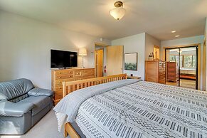 Tennis Courts & Deck: Tahoe Home Near Lake & Lifts