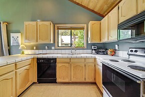 Tennis Courts & Deck: Tahoe Home Near Lake & Lifts