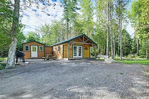 Harrington Cabin w/ Grills - Near Beaches & Hiking