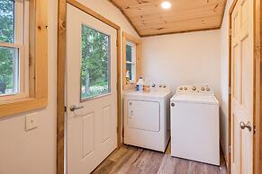 Harrington Cabin w/ Grills - Near Beaches & Hiking