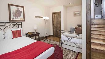 Potato Patch Luxury 4 Bedroom Townhome - Vail Point