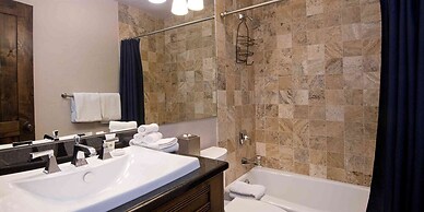 Potato Patch Luxury 4 Bedroom Townhome - Vail Point