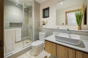 The Luxury Verdant Garden Hotel