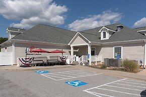 Boardwalk Hotel on Lake Anna by Kasa