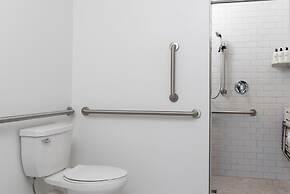 Boardwalk Hotel on Lake Anna by Kasa