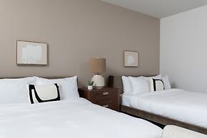 Boardwalk Hotel on Lake Anna by Kasa