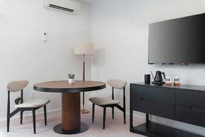 Boardwalk Hotel on Lake Anna by Kasa