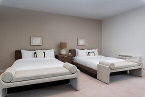 Boardwalk Hotel on Lake Anna by Kasa