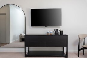 Boardwalk Hotel on Lake Anna by Kasa