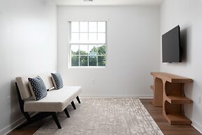 Boardwalk Hotel on Lake Anna by Kasa