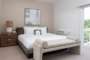 Boardwalk Hotel on Lake Anna by Kasa