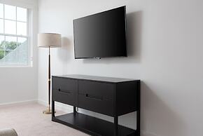 Boardwalk Hotel on Lake Anna by Kasa