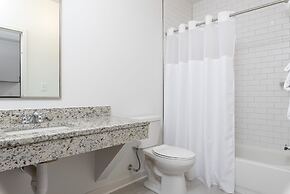 Boardwalk Hotel on Lake Anna by Kasa