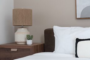 Boardwalk Hotel on Lake Anna by Kasa