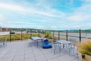 Hilltop Serviced Apartments-Sheffield