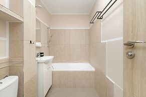 Szczecin Apartment for 4 by Renters