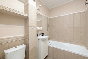 Szczecin Apartment for 4 by Renters