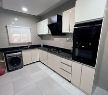 L'Rina Apartments
