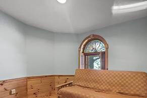 Kona - Hobbit House