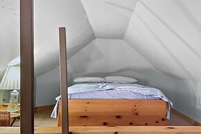Kona - Hobbit House