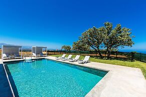 Villa O2 - With Private Heated Pool