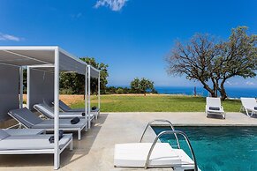 Villa O2 - With Private Heated Pool