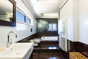 Villa O2 - With Private Heated Pool