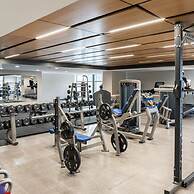 DT Upscale Corner Unit Tower Views Free Parking