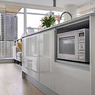 DT Upscale Corner Unit Tower Views Free Parking