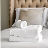 DT Upscale Corner Unit Tower Views Free Parking