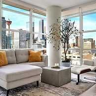 DT Upscale Corner Unit Tower Views Free Parking