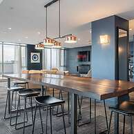 DT Upscale Corner Unit Tower Views Free Parking