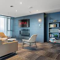 DT Upscale Corner Unit Tower Views Free Parking