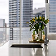 DT Upscale Corner Unit Tower Views Free Parking